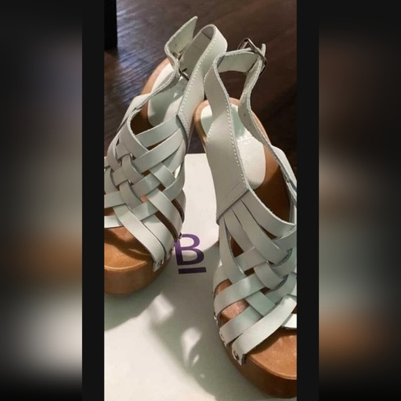 Brand New Bakers Sandals Venice Heels White Size 7 - Picture 4 of 7